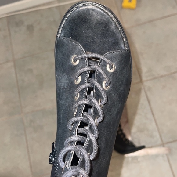 𝅺LACEUP heeled boots 8.5 - Picture 8 of 8